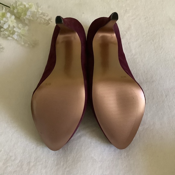 BCBG Suede Heels - Picture 3 of 9